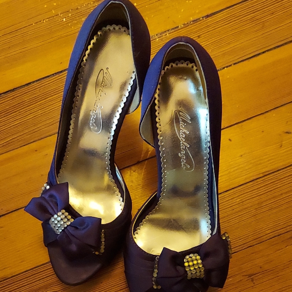 Elegant Purple Heels with Bow